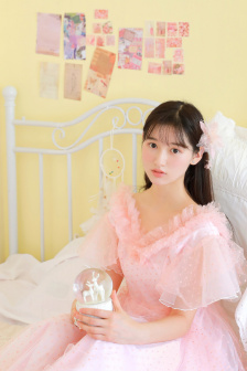 女士使用伸缩棒视频